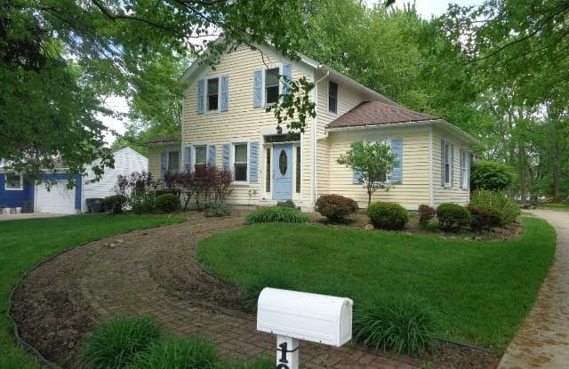 1927 Brainard Rd - 1927 Brainard Road, Lyndhurst, OH 44124