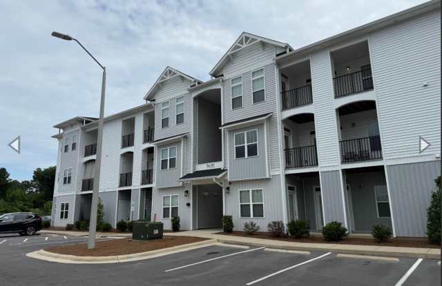 Special Offer! Submit your application before August 31, while supplies last for a rental rate of $1,400 per month for a 18 month lease!!! Gallery 1
