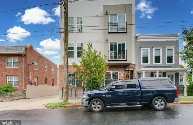 2230 NICHOLSON STREET SE photos photos