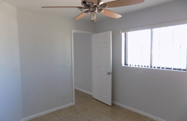 2113 W. Bethany Home Rd. Gallery 4