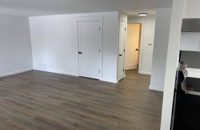 5610 South M Street - A Gallery 3