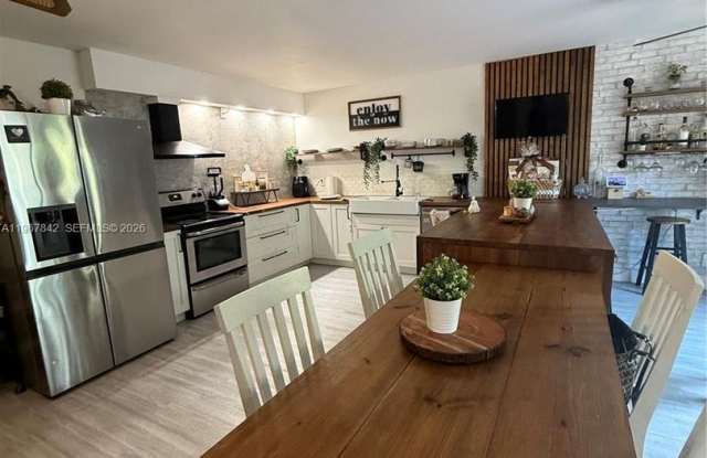 283 Woodland Road 283, Palm Springs, FL 33461 photos photos