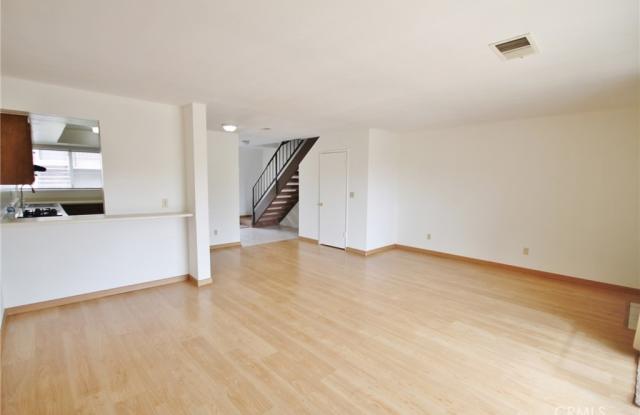 1257 Rosecrans Avenue Gallery 4