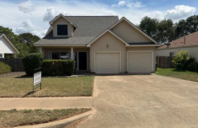 3 bed 2 bath single family home Gallery 1