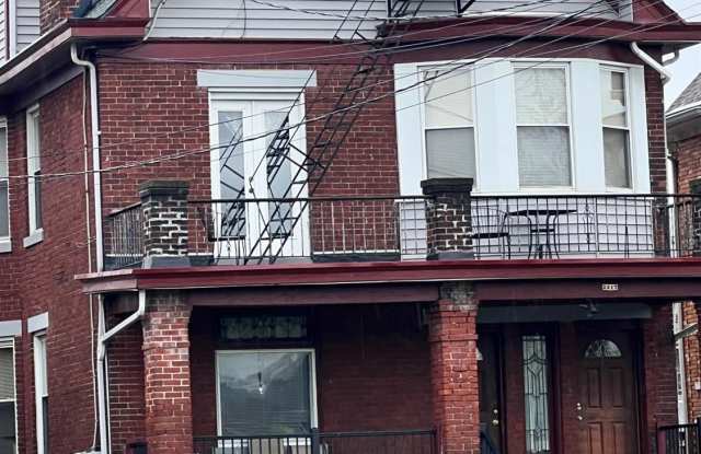 2417 Park Avenue unit: 3 photos photos