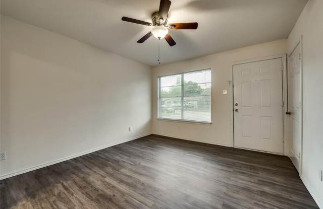 1602 E Lovers Lane Gallery 3