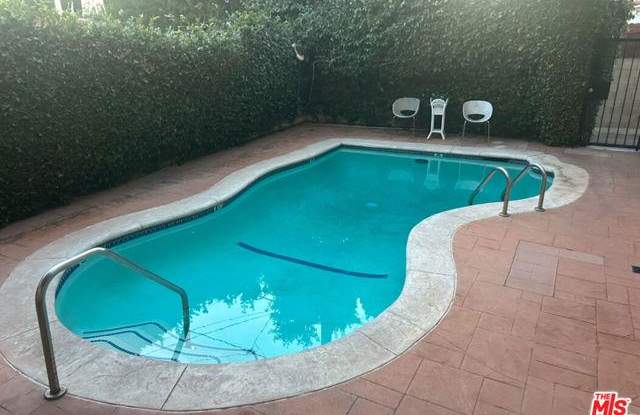 237 North Almont Drive - 237 North Almont Drive, Beverly Hills, CA 90211