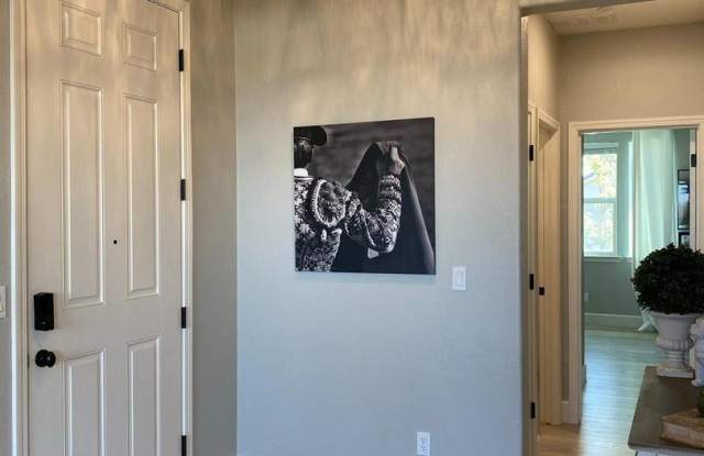 1657 Lion St Gallery 3