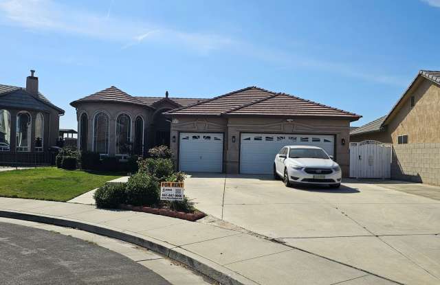 Luxurious Home in North Bakersfield 3 BD 3 BA photos photos