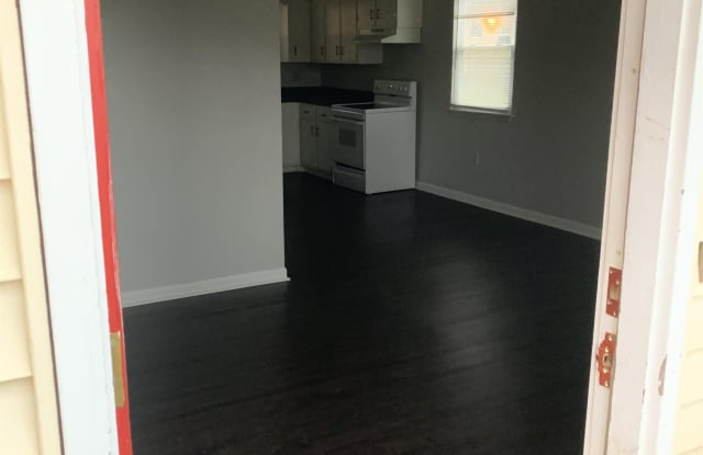 1513 Edgerton Avenue Southeast - 2 Gallery 3