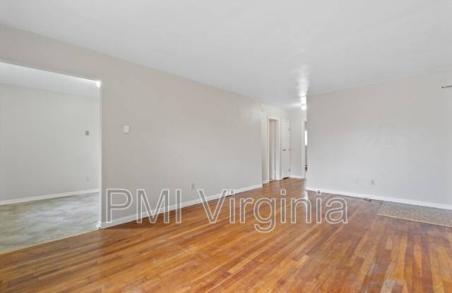 2412 Courtney Ave photos photos