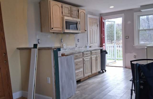 1052 Rock Lake Drive Gallery 4