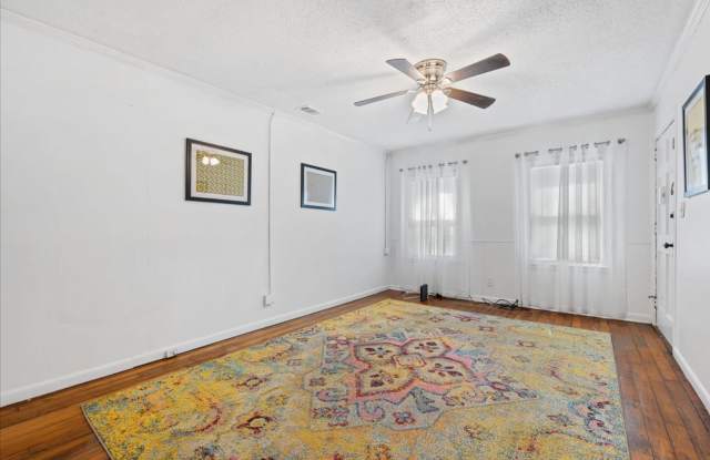 Move-In Special: Get your second month FREE when you sign a lease by November 1! Gallery 4