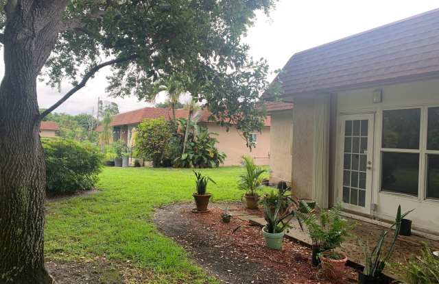 1914 Palmland Drive Gallery 3