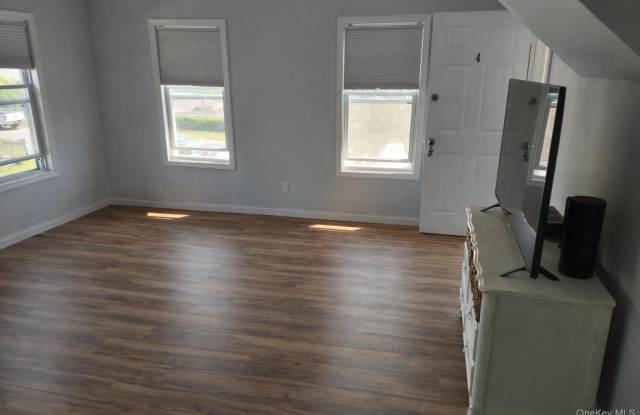 40 Tyler Avenue unit: 4D photos photos