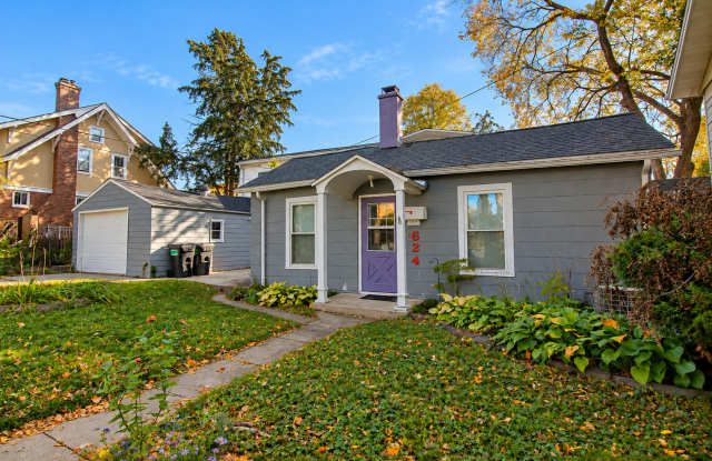 Charming Home Near Soldiers Field & Downtown! Gallery 1