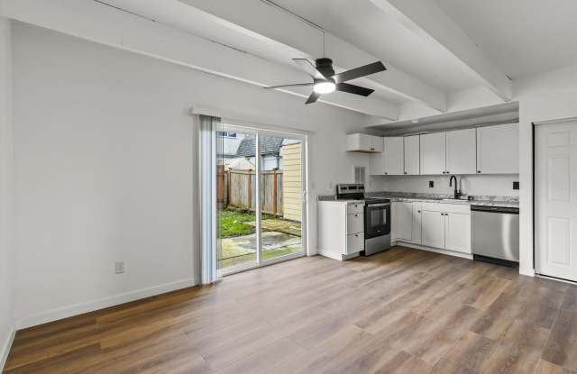 Cute 3 bed 2 bath town home photos photos