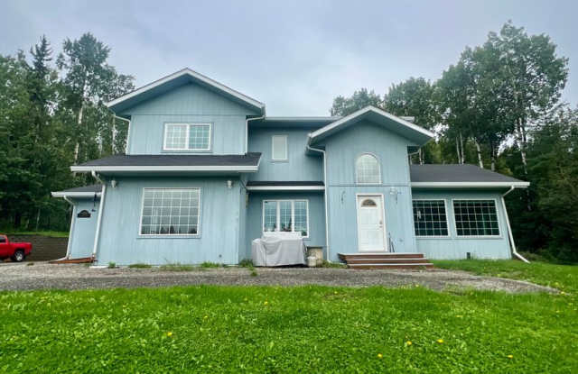 Spacious 3BR/2.5BA Fairbanks Home – Garage, Large Yard, Dog-Friendly! photos photos