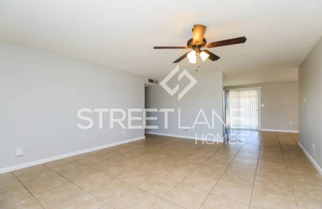 13232 North 40th Place Gallery 3