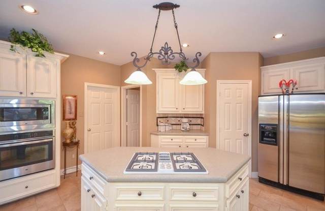 3503 Emerald Falls Court Gallery 2