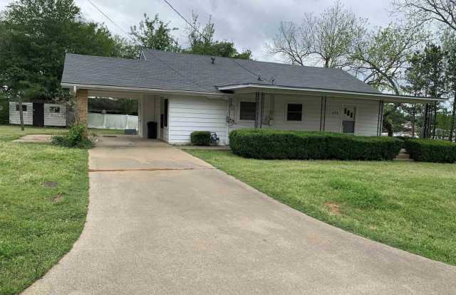 Updated 2-bed/2-bath Available Now! Gallery 1