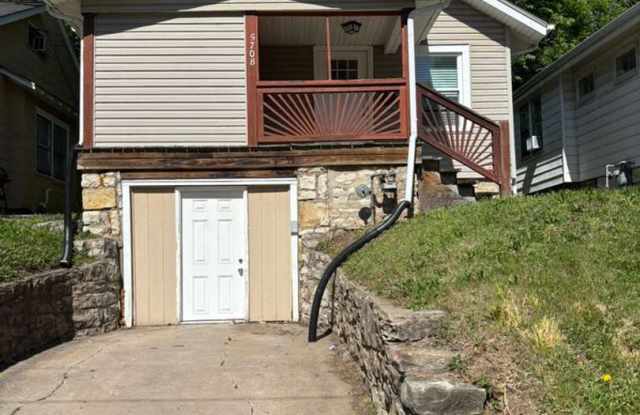 Remodeled 4BR Home with Granite Counters, Hardwood Floors & Private Drive photos photos