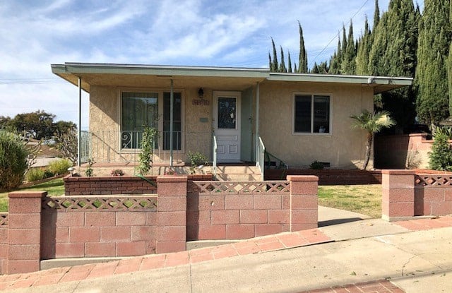 2065 junipero - 2065 Junipero Avenue, Signal Hill, CA 90755