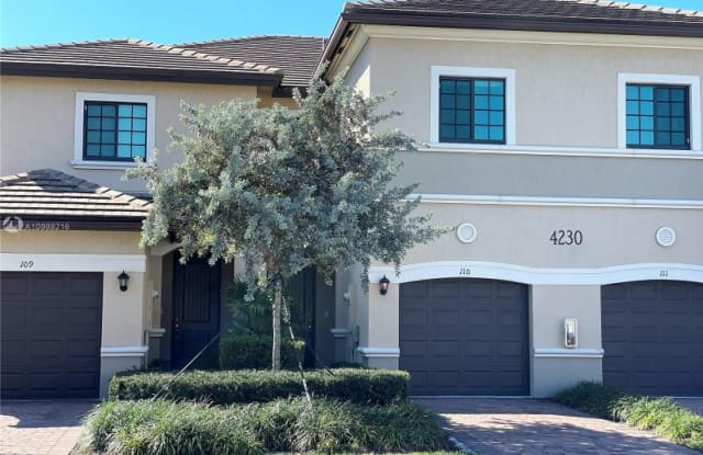 4230 N Dixie Hwy 110 - 4230 Dixie Highway, Oakland Park, FL 33334