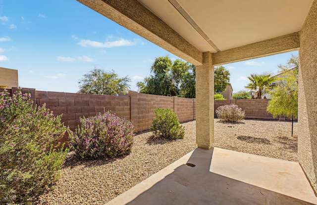 3 bed, 2 bath Coolidge home Gallery 1