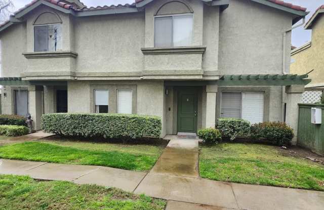 Beautiful Townhome with great Amenities in Rancho Cucamonga! - 8325 Spring Desert Place, Rancho Cucamonga, CA 91730
