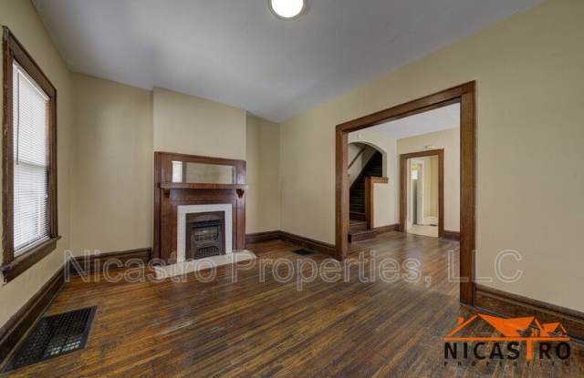 1638 Indianola Avenue Gallery 4
