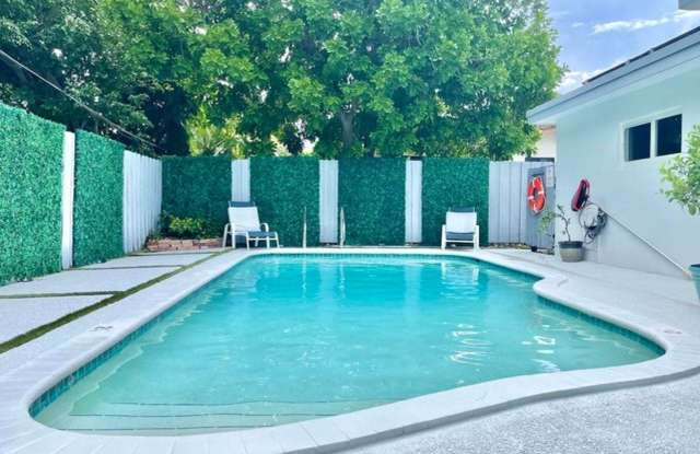 904 SE 13 Court, Deerfield Beach, FL 33441 photos photos