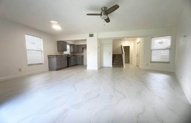 1033 Goldenrod Road Gallery 3