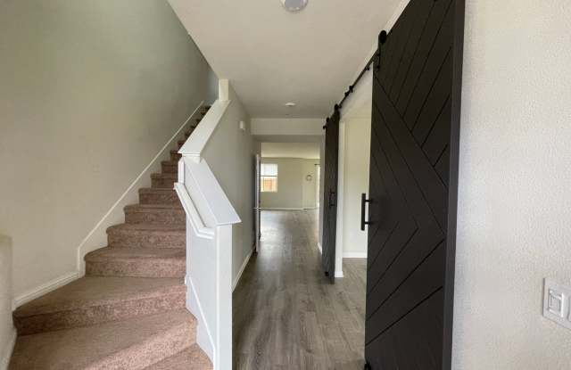 Gorgeous 5 Bed, 4 Bath home with SOLAR in Brentwood Gallery 3