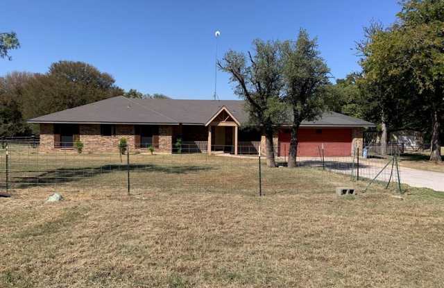 990 J E Woody Road - 990 J E Woody Road, Parker County, TX 76082
