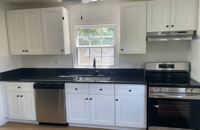 Completely Renovated 2 Bedroom in Westover Hills Gallery 4