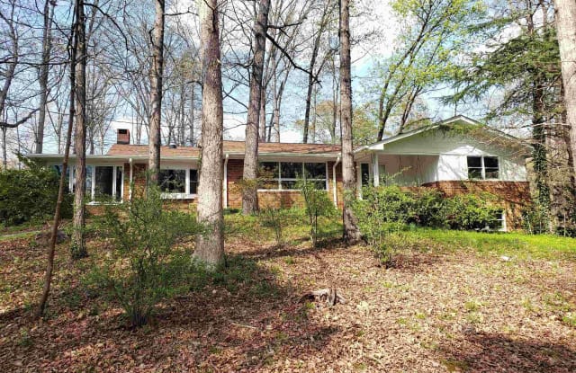 335 Burlage Circle - 335 Burlage Circle, Chapel Hill, NC 27514