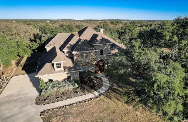 FALL INTO A NEW HOME WITH OUR MOVE-IN SPECIALS! photos photos