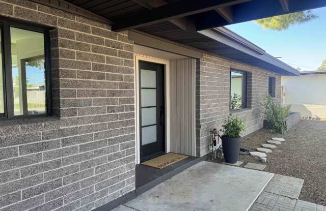 3749 E LAUREL Lane - 3749 East Laurel Lane, Phoenix, AZ 85028