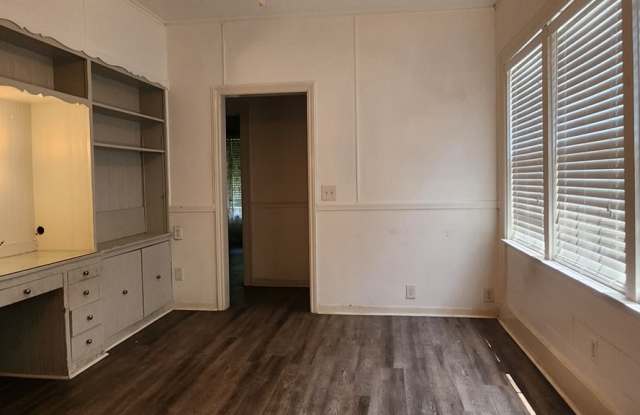 3901 Forest Gallery 4