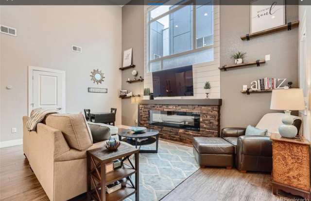 Modern Sloan’s Lake Townhome with Rooftop Deck  Stunning Views photos photos