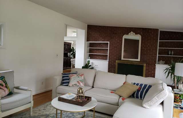 9408 FOREST HAVEN DRIVE Gallery 4
