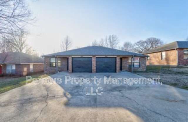 5704 Sara Street - A Gallery 1