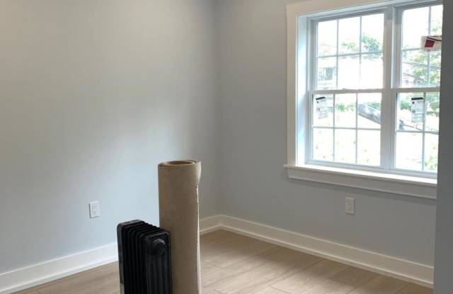 518 Park St. Gallery 4