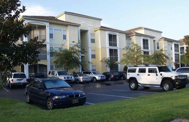 Gated Maitland community 2 bed 2 bath condo in Visconti West Condominium Gallery 1