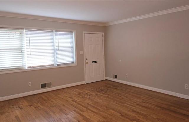 3668 Kingsboro Road NE Gallery 4