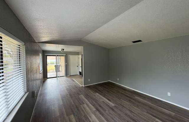 3 Bed 2 Bath Home Gallery 3