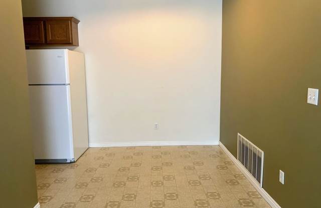 1441 W. Westbury Dr. Gallery 3