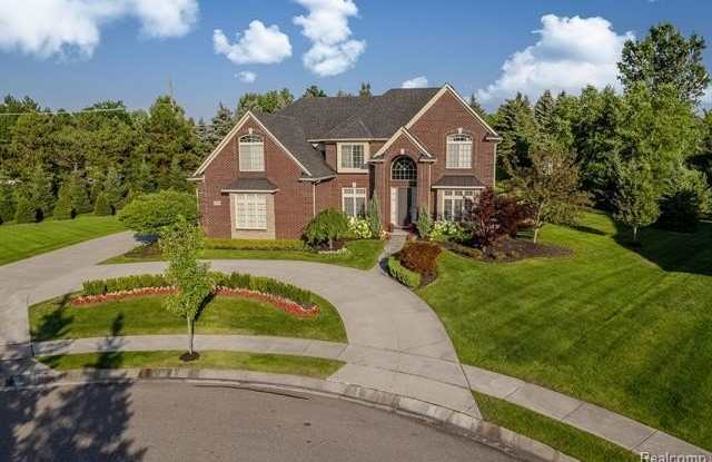 16946 NIAGARA Drive Gallery 2