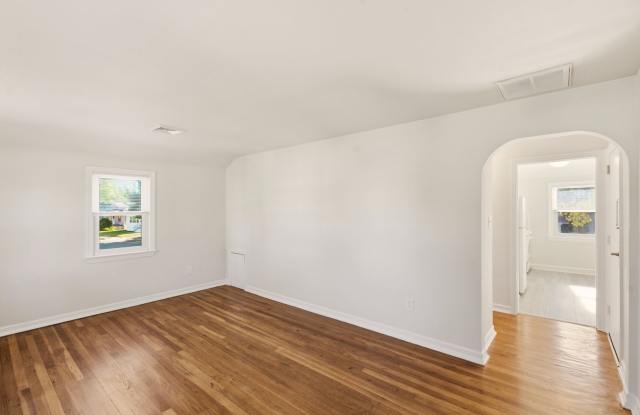 1 Bed | 1 Bath - Manheim Apartments - Oaklyn, NJ - Nice Quiet Neighborhood Gallery 3